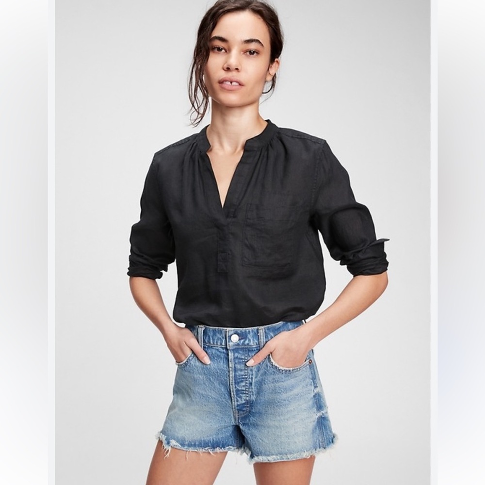 GAP black Linen Popover top 
Medium